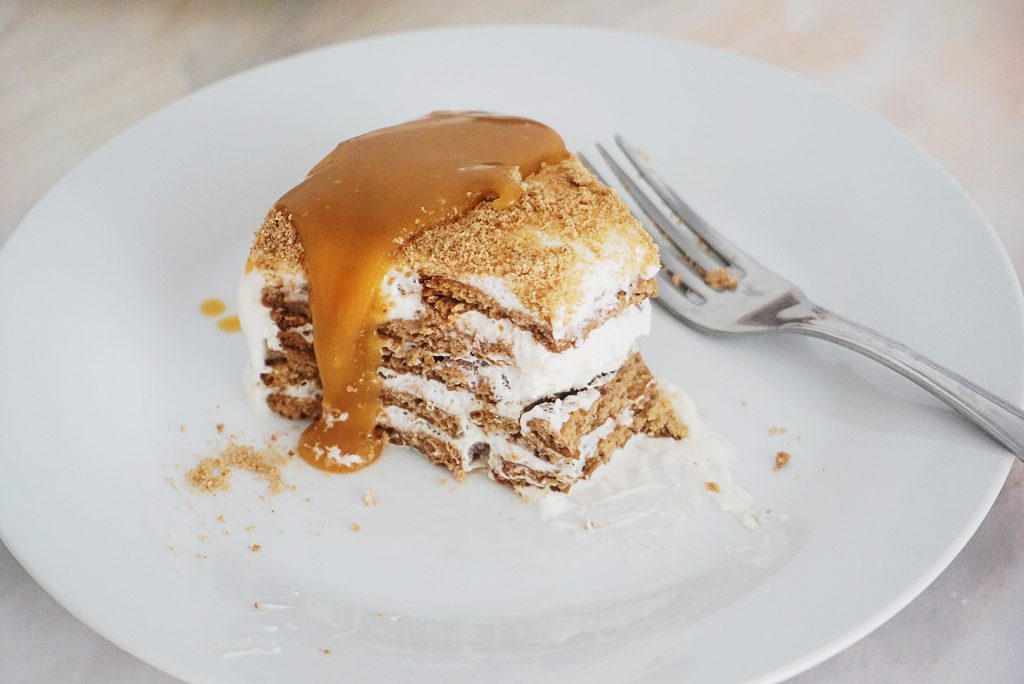 Bolo de Bolacha com Caramelo Salgado